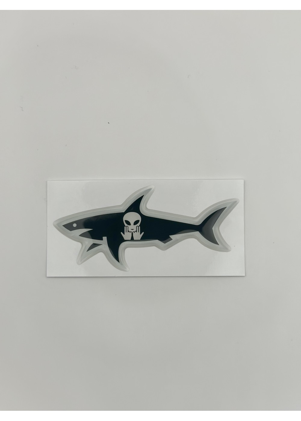 STICKERS SHARK STICKER SHARK JUL OVNI  SHARKJULOVNI chez Graphiti Concept Store Dieppe